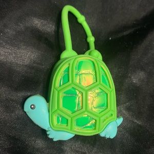 Bath & BodyWorks Iridescent Turtle 🐢 PocketBack Hand Sanitizer Holder/case